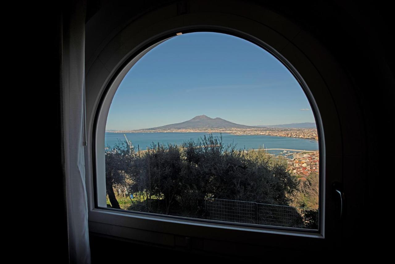 Charme En Bleu Aparthotel Castellammare di Stabia Exteriör bild